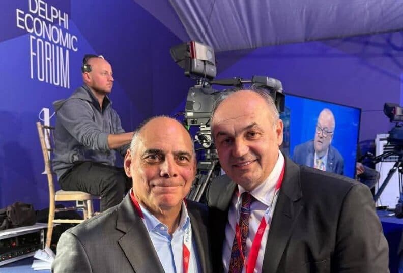 Reagon Hoxhaj: Qëndrimet e Carafanos pasqyrojnë perceptimin në Washington