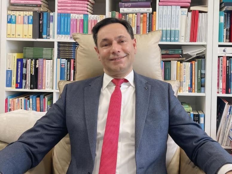 Prof. Dr. Halil Krasniqi – kirurgu që shëron me bisturi dhe me fjalë