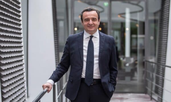 Kurti udhëton për vizitë zyrtare në Armeni