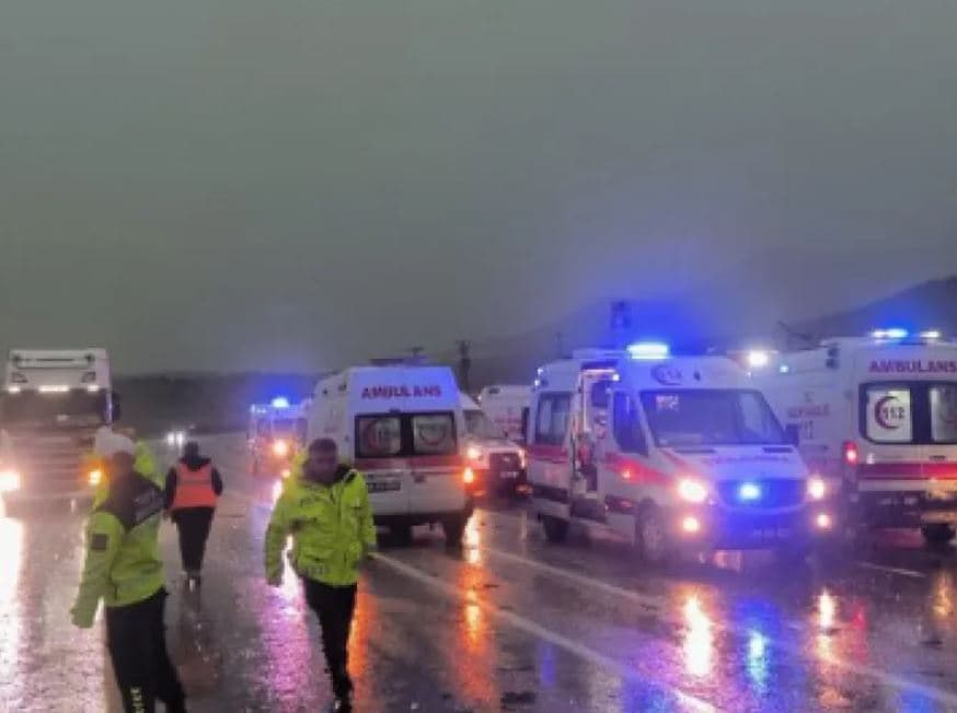 Aksident i rëndë në Turqi, përmbyset autobusi, raportohet për viktima dhe të plagosur