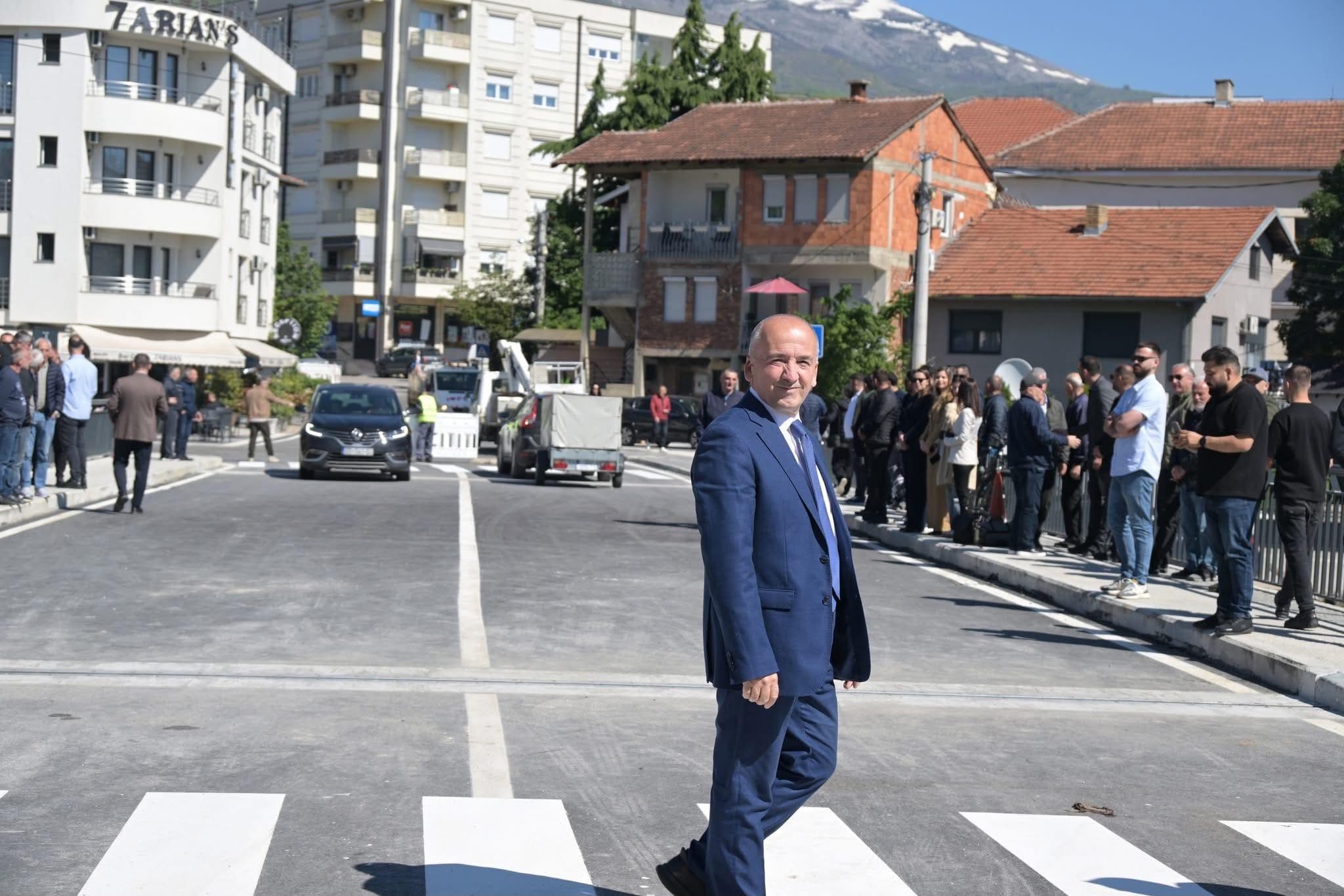 Gazi hyp i pari, përurohet ura e re në Pejë