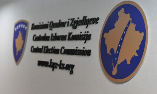 KQZ: Më 6 maj fillon regjistrimi i votuesve jashtë Kosovës për votim me postë dhe në përfaqësi diplomatike