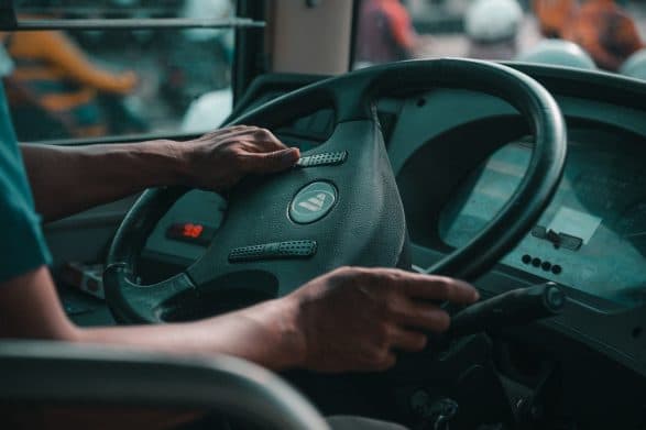 Shoferët e autobusëve përballen me probleme shëndetësore shkaku i kushteve të punës