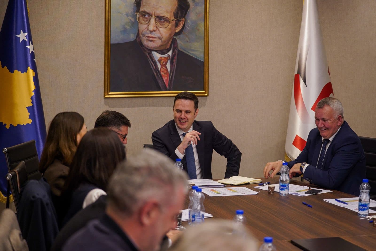 LDK mblidhet sot pasdite për të vendosur rreth bashkimit me Vjosa Osmanin