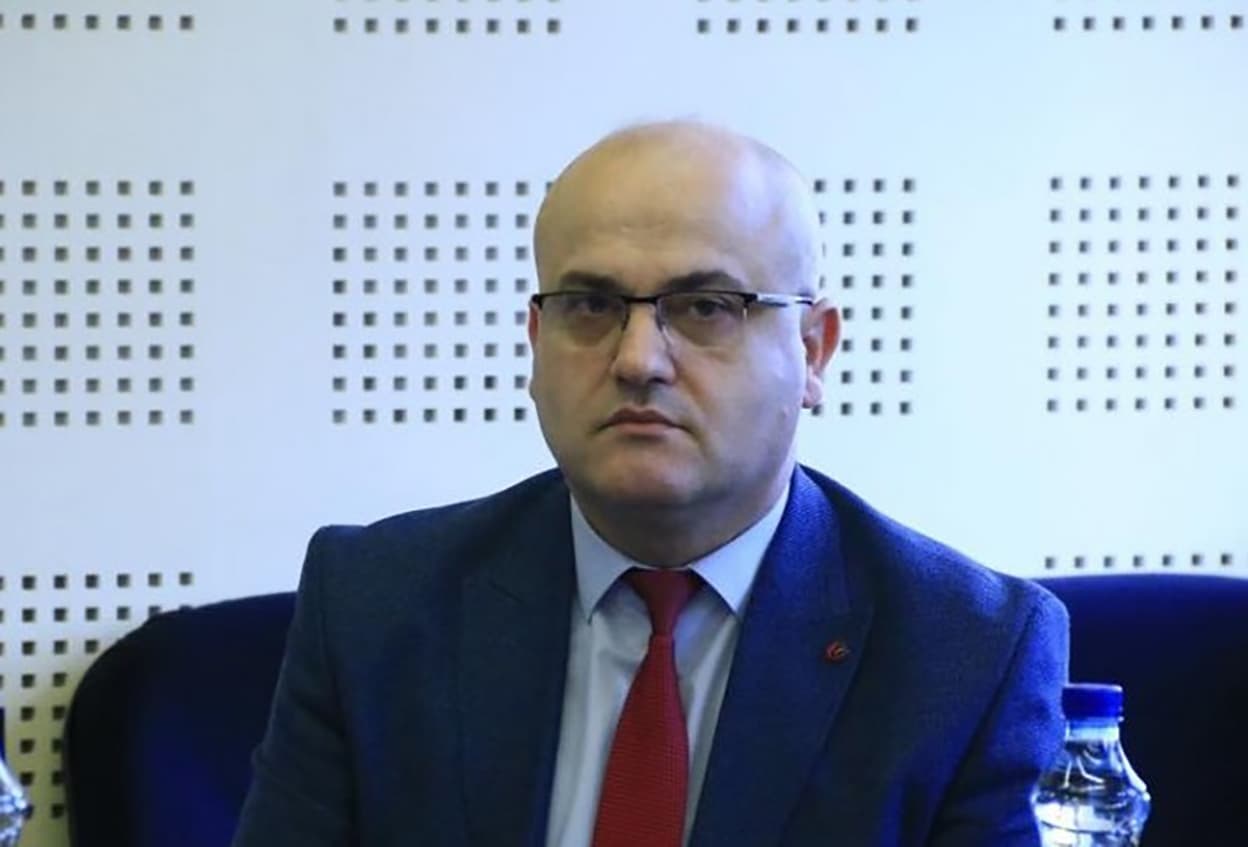 Avdyli: Vjosa Osmani e ka bërë kryeministër Albin Kurtin