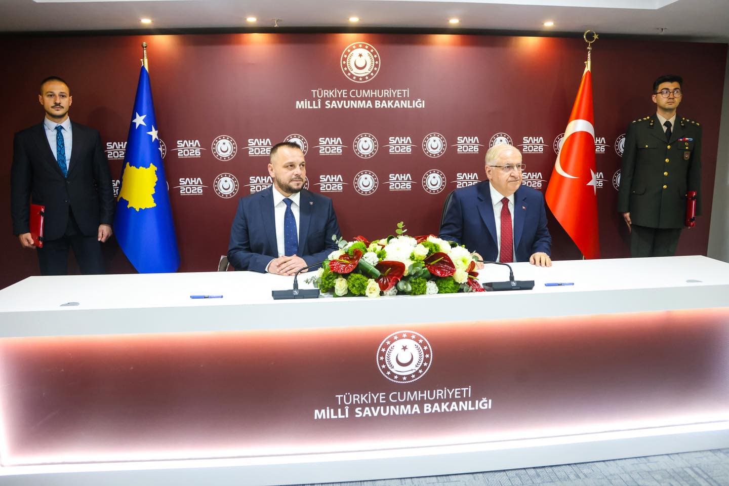Koosva dhe Turqia nënshkruajnë marrëveshjen e bashkëpunimit financiar ushtarak