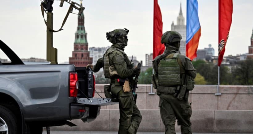 Rusia mbyll aeroportet dhe kufizon internetin