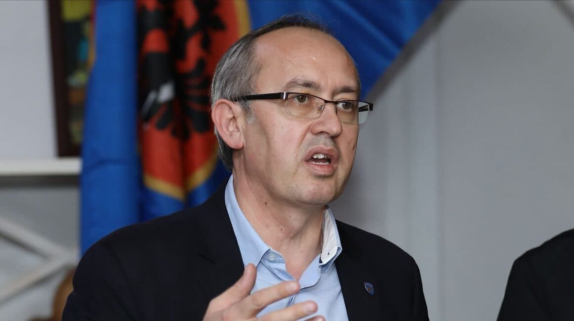 Mbledhja e partisë për “ribashkimin” me Vjosa Osmanin, reagon Hoti: LDK mbi të gjitha