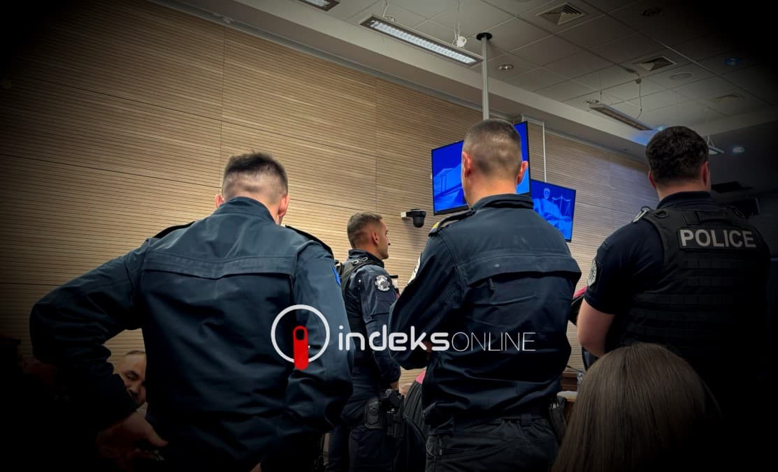 “Capat” dhe “Sekiraqët” përballën në Gjykatë, pas pak nis seanca gjyqësore