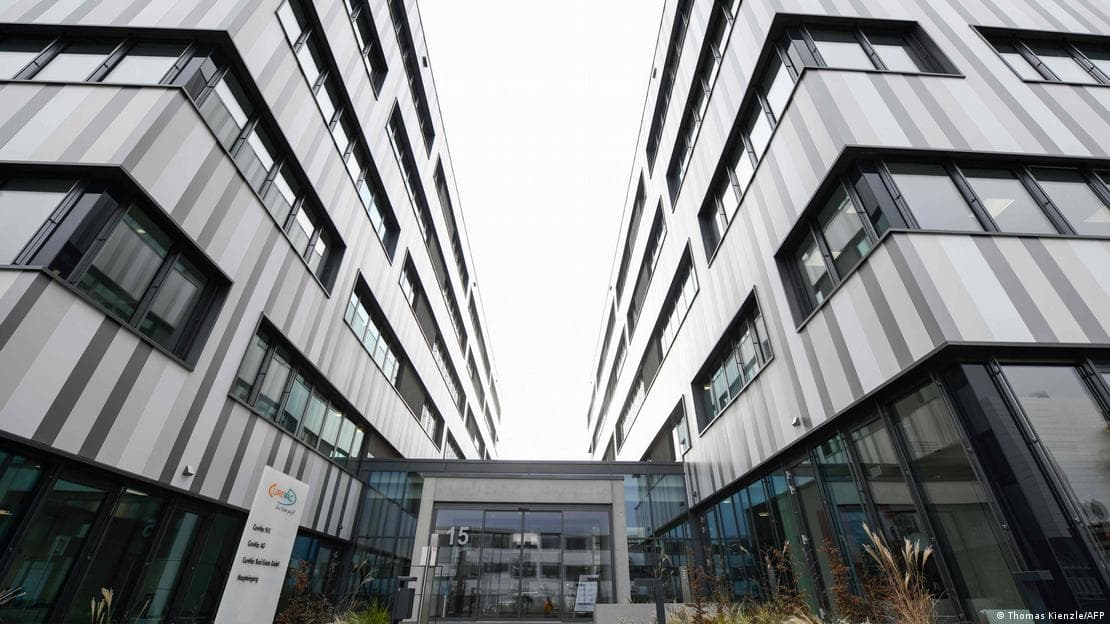 BioNTech në Gjermani po e ndalon prodhimin e vaksinës COVID