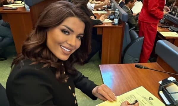 Shpërthen Edona Llalloshi: E habitshme se si elita u shëndrrua në tufë dembelësh me diploma e doktorata