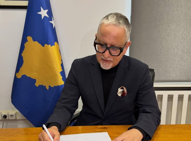 Vitia nënshkruan udhëzimin e ri: Për herë të parë ekipe multidisiplinare për ndërhyrje në fëmijërinë e hershme