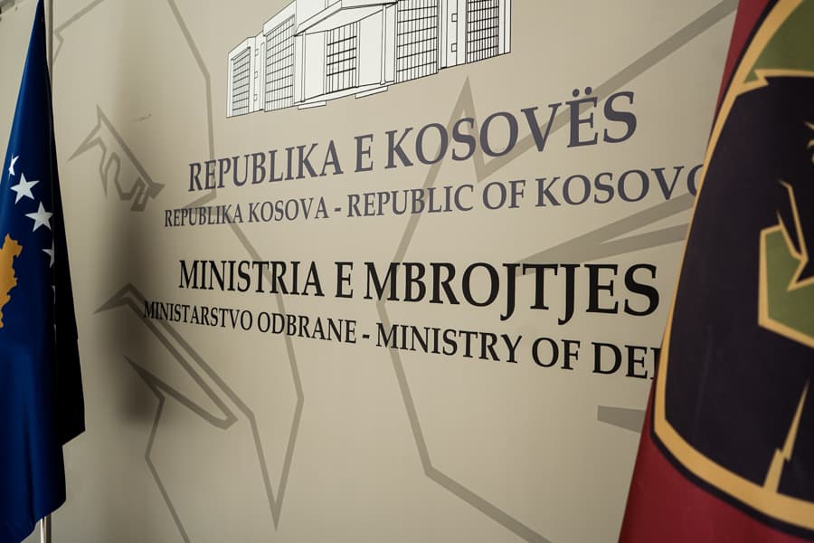 Ministria e Mbrojtjes pas lajmeve në mediat turke për kontratë 50 milionëshe: S’ka marrëveshje për blerje, dokumenti është konfidencial