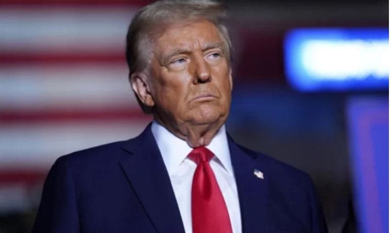 Trump njofton publikimin e dosjeve për UFO-t