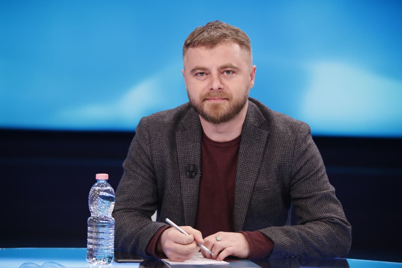 Çka tha Hashim Thaçi