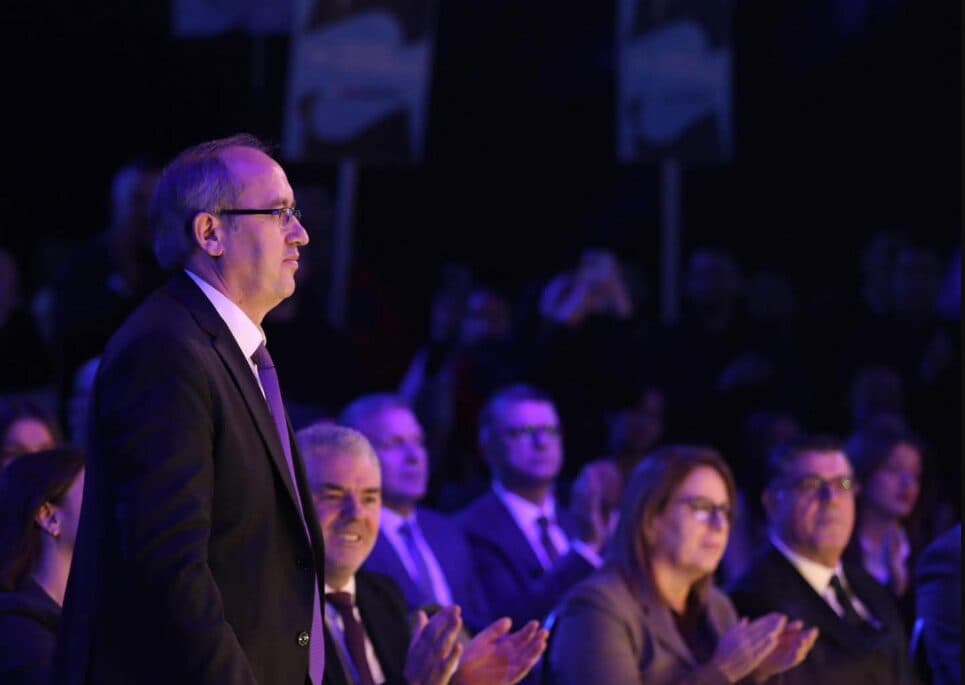 Hoti tregon se Dega në Rahovec e ka nominuar kandidat per deputet, në reagim e adreson edhe ngjarjen e sotme në LDK