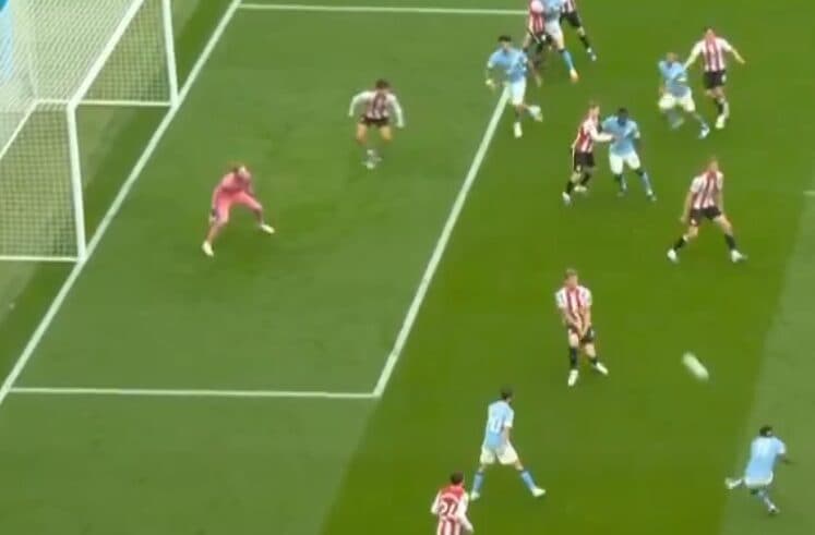 Man City kalon në epërsi ndaj Brentfordit, Doku me gol të bukur