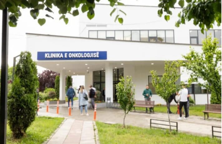 ​“Zor boll të udhëtohet për në Prishtinë”, të sëmurit nga kanceri kërkojnë që shërbimet t’u ofrohen në spitalet rajonale