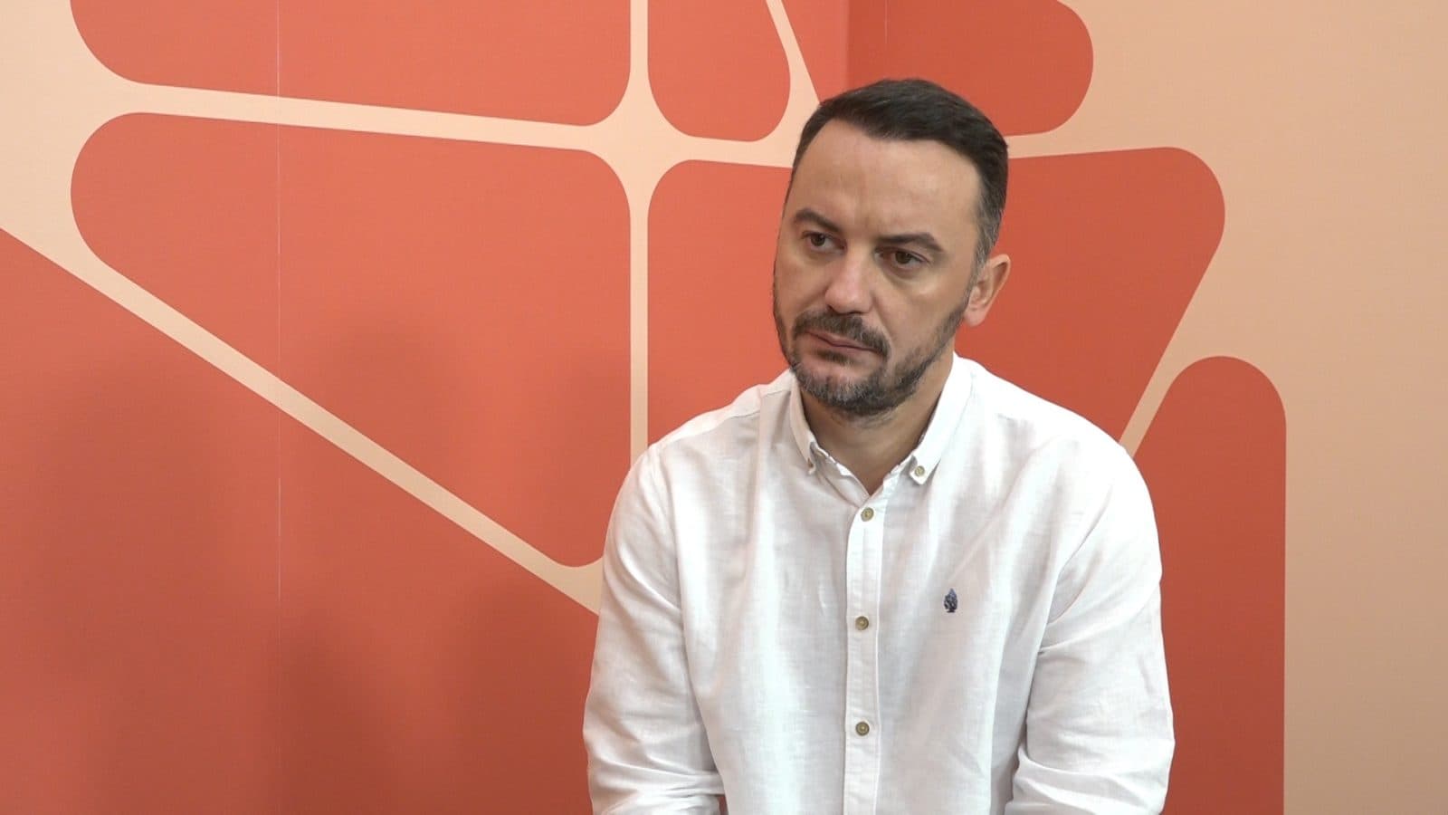 Molliqaj: Osmani u rikthye në LDK sepse aty po merr atë që nuk arriti ta fitoj me Kurtin