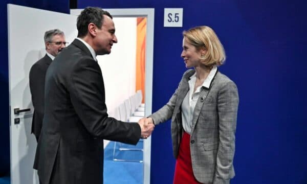 Kallas: Kishim pëlqimin e Kurtit dhe të Vuçiq për një takim në kuadër të dialogut, zgjedhjet në Kosovë e vonojnë procesin