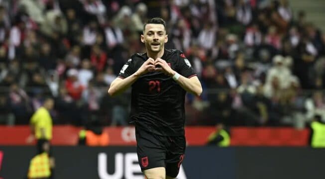 Arbër Hoxha drejt largimit nga Dinamo, klubi polak ofron këtë shumë për transferimin e tij