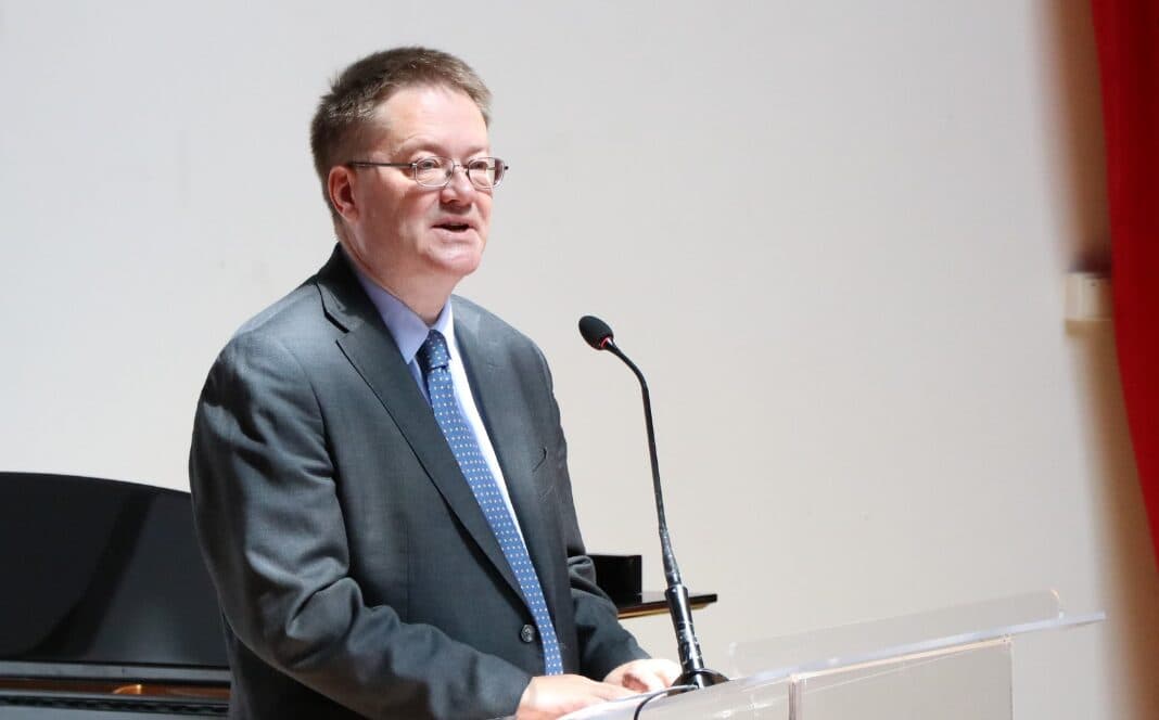 Ambasadori britanik: “Non grata” e Berishës nuk është politike, është ligjore