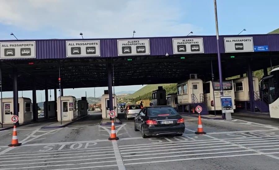 Mbi 60 mijë kosovarë vizituan Shqipërinë gjatë fundjavës së 1 Majit, rikthimi i kalimit pa kontrolle rriti fluksin në kufi