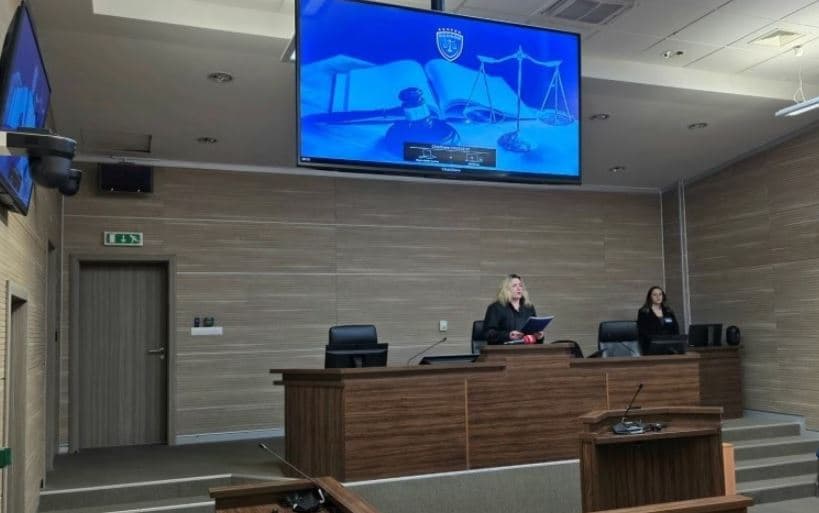 Dënohen dy punëtorët e “Pallatit të Rinisë” për korrupsion