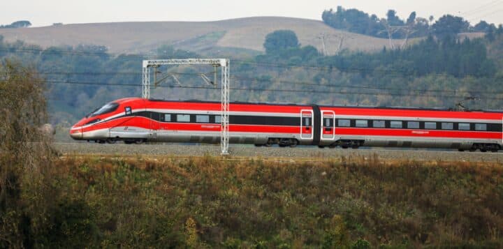 Evropa drejt udhëtimeve më të lehta me tren, BE zbulon planin për biletë të vetme