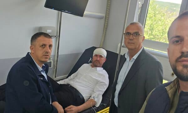 Dugolli, Zyba e Azemi shkojnë në spital te Mehani: PDK ta dënojë qartë dhe pa hezitim këtë sulm të papranueshëm