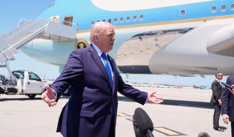 “Izolimi dixhital” i Trump në Pekin! Pse u detyrua ta linte telefonin në Air Force One për dy ditë