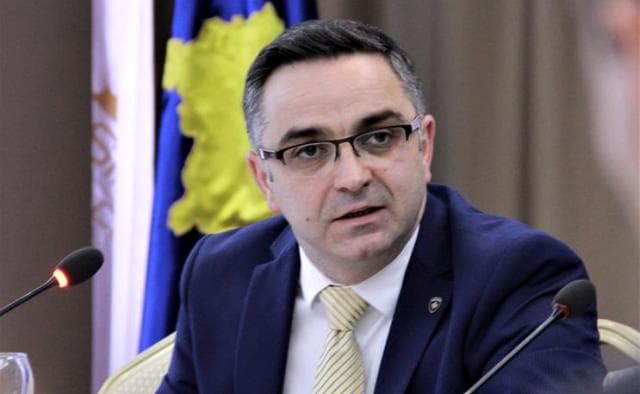Besnik Tahiri thotë se kanë pasur plan për ta ndalë fizikisht VV’në nëse do të kishte tentuar ta imponojë Presidentin
