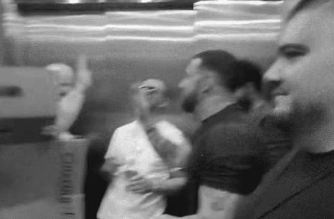 Moment kritik/ Alketa Vejsiu, Roberti e Ermali bllokohen në ashensor