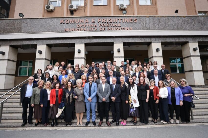 Rama ndan mirënjohje për mjekët dhe profesionistët e kujdesit parësor shëndetësor