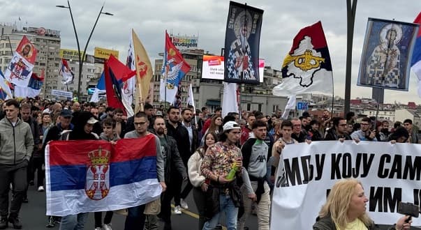 REL: Çfarë mesazhi dërgojnë studentët protestues në Serbi me “Memorandumin” për Kosovën?