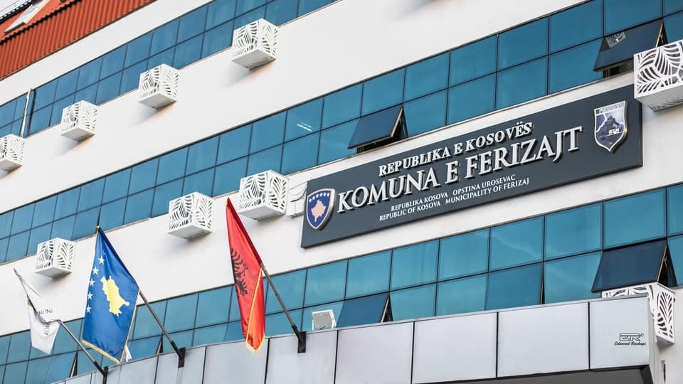 Komuna e Ferizajt demanton ministren Pacolli: Shpronësimet kryhen nga Ministria e jo nga Komuna