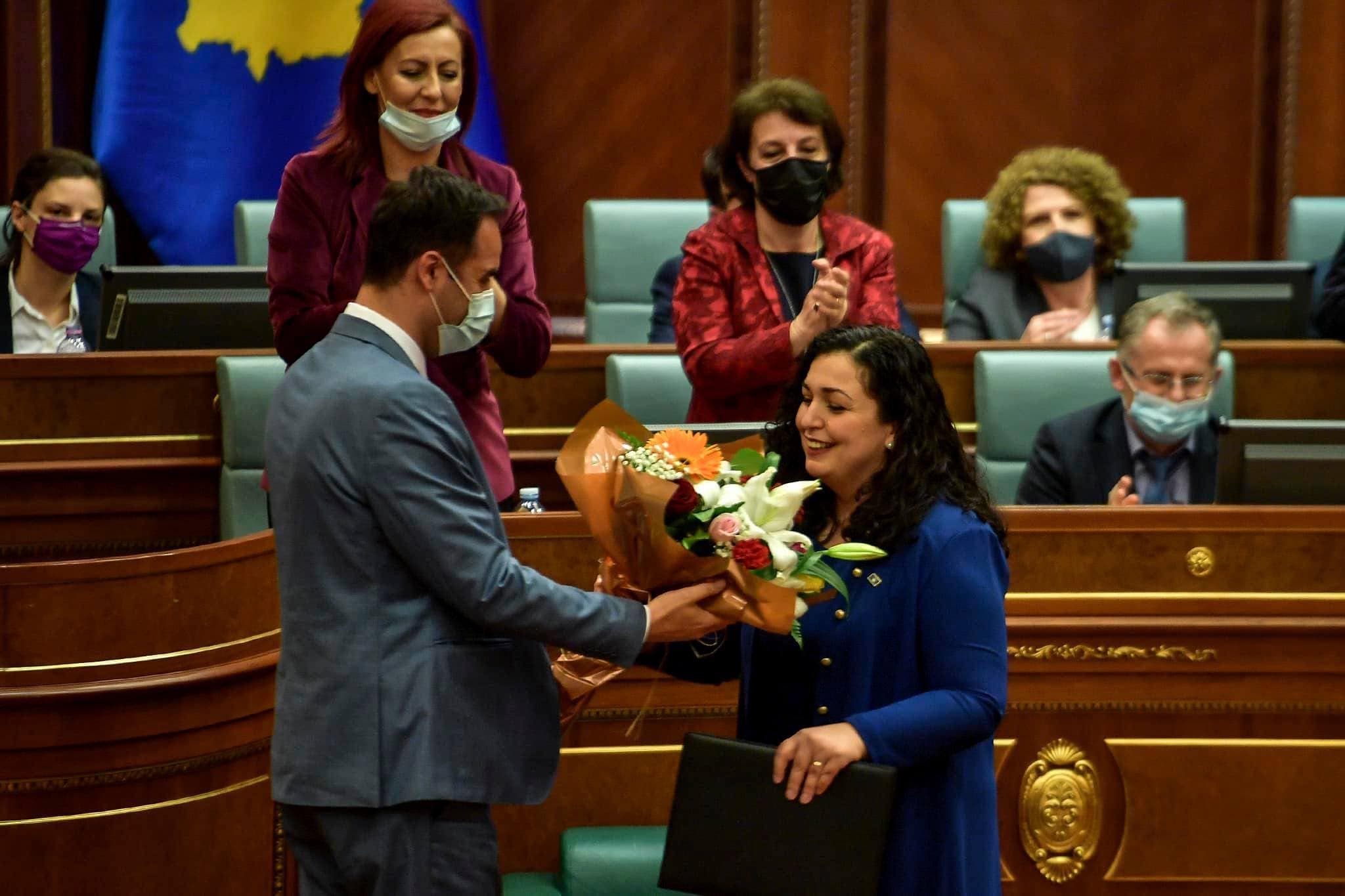 Ofendimi i Konjufcës për Osmanin dhe frizerkat, Mirena: Konjufca është servil me profesion