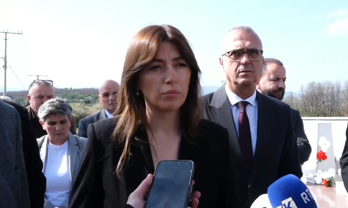 Haxhiu përkujton viktimat e Masakrës së Stagovës