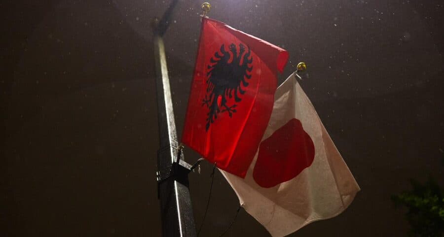Kryeqyteti i Japonisë, Tokio “ngjyroset” kuq e zi para vizitës së Edi Ramës