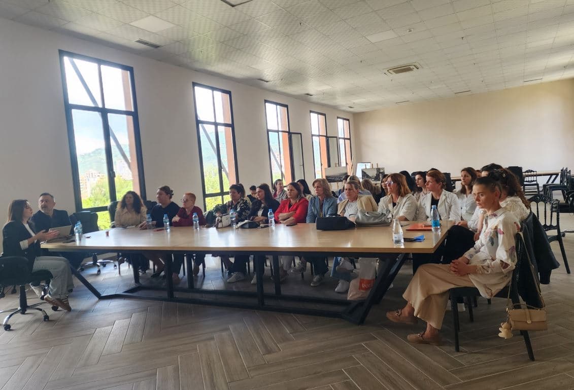 UNICEF me mbështetjen financiare të Comodita Home organizon trajnim me 30 edukatore të kopshteve nga Elbasani