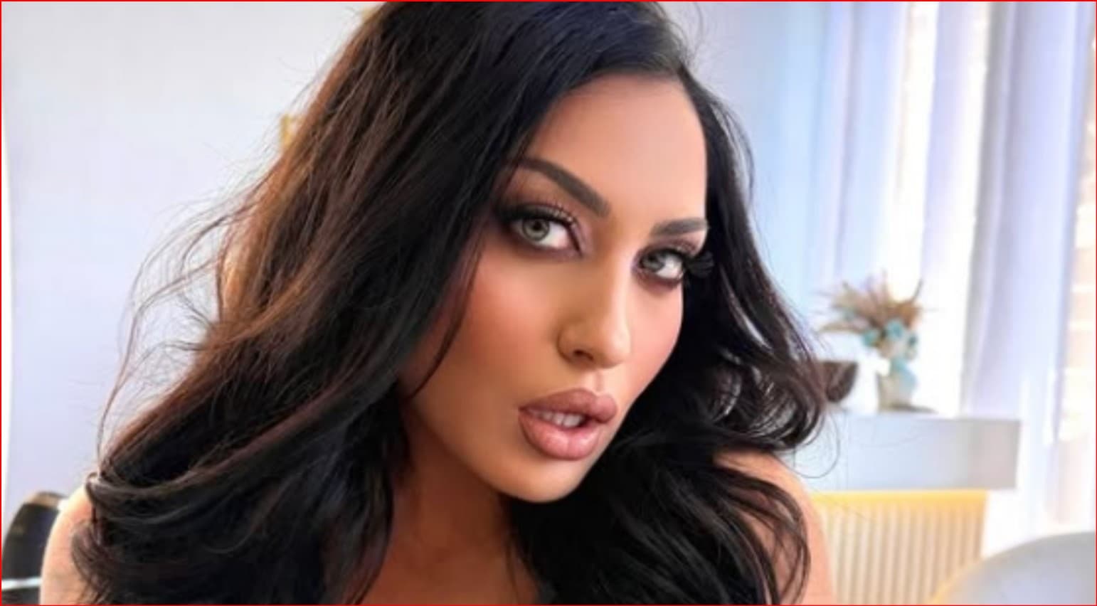 Flirt në studio mes Ronaldos dhe Marsielës