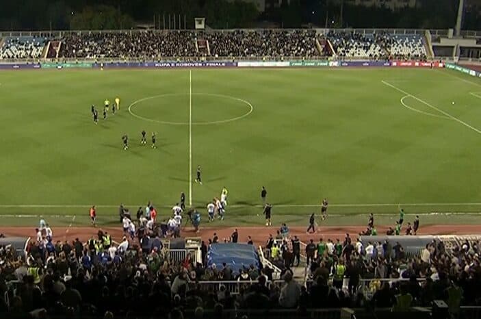 Drama në finale: Ferizaj braktis fushën një minutë para fundit ndaj Dukagjinit