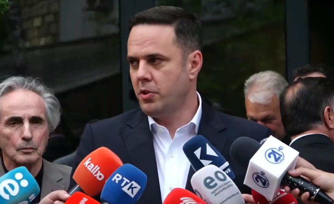 Abdixhiku i reagon Kurtit pas vendimit për nga 100 euro: Populli i Kosovës nuk blihet