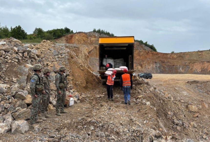 ​KFOR monitoron një operacion shpërthimi në Kosovë