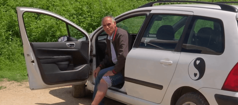 Mbrëmja e maturës: Qeni kafshoi profesorin, por festa vazhdoi