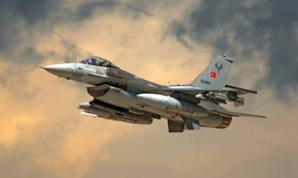 Tensione mbi Egje, 4 avionë luftarakë turq shkelin hapësirën dhe përplasen me ata grekë!