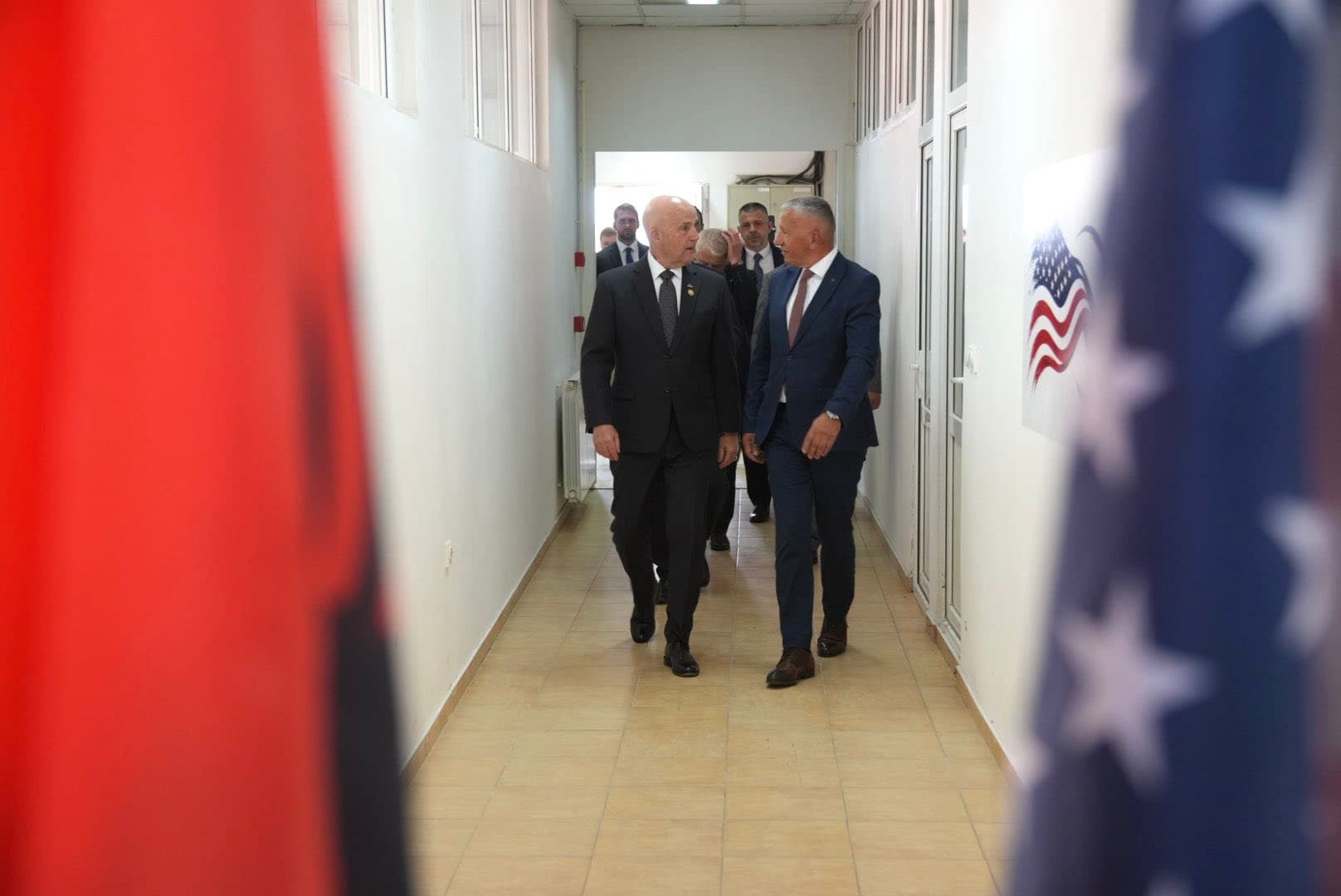 Kamberi: Koha e standardeve të dyfishta ndaj shqiptarëve të Luginës duhet të marrë fund