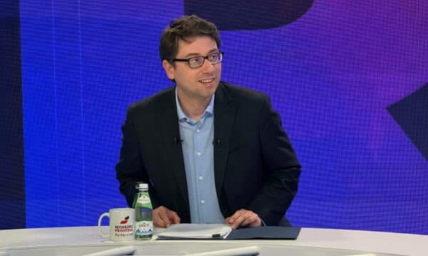 Subvencionimi me 2 milionë euro i linjave ajrore për mërgimtarët, çfarë tha Hekuran Murati në Pressing për vendimin