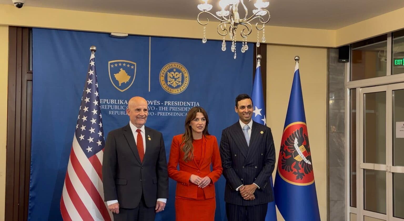 Kongresistët amerikanë takohen me Haxhiun në Presidencë