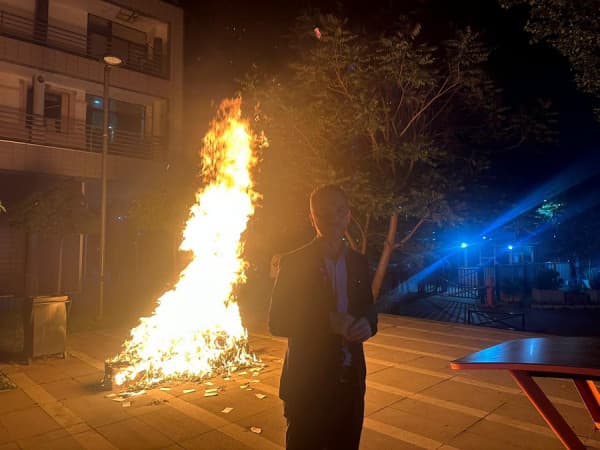 “Djegin paratë”, PSD me aksion simbolik hap fushatën zgjedhore